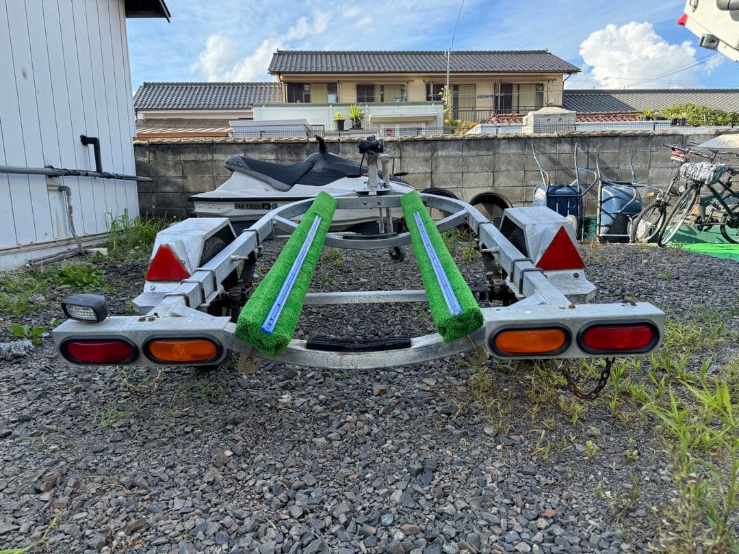 水上バイク　トレーラー