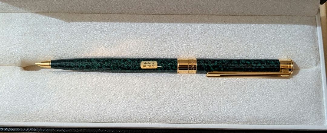 新品未使用　廃盤　MONTBLANC　ノブレスオブリージュ　グリーンマーブル