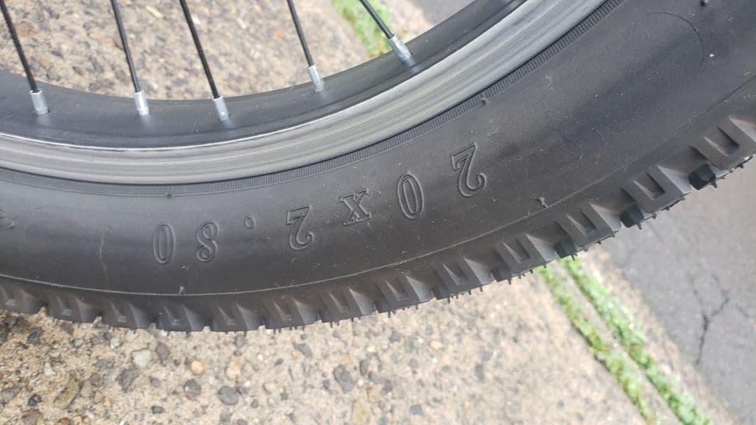 キャプテンスタッグ　20インチ　折りたたみ自転車　ワイルダー　極太タイヤ