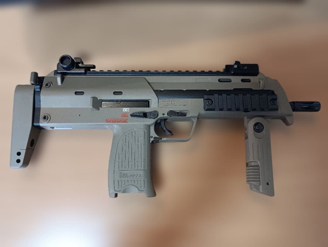 東京マルイ MP7A1 ガスガン タンカラー(予備マガジンあり)