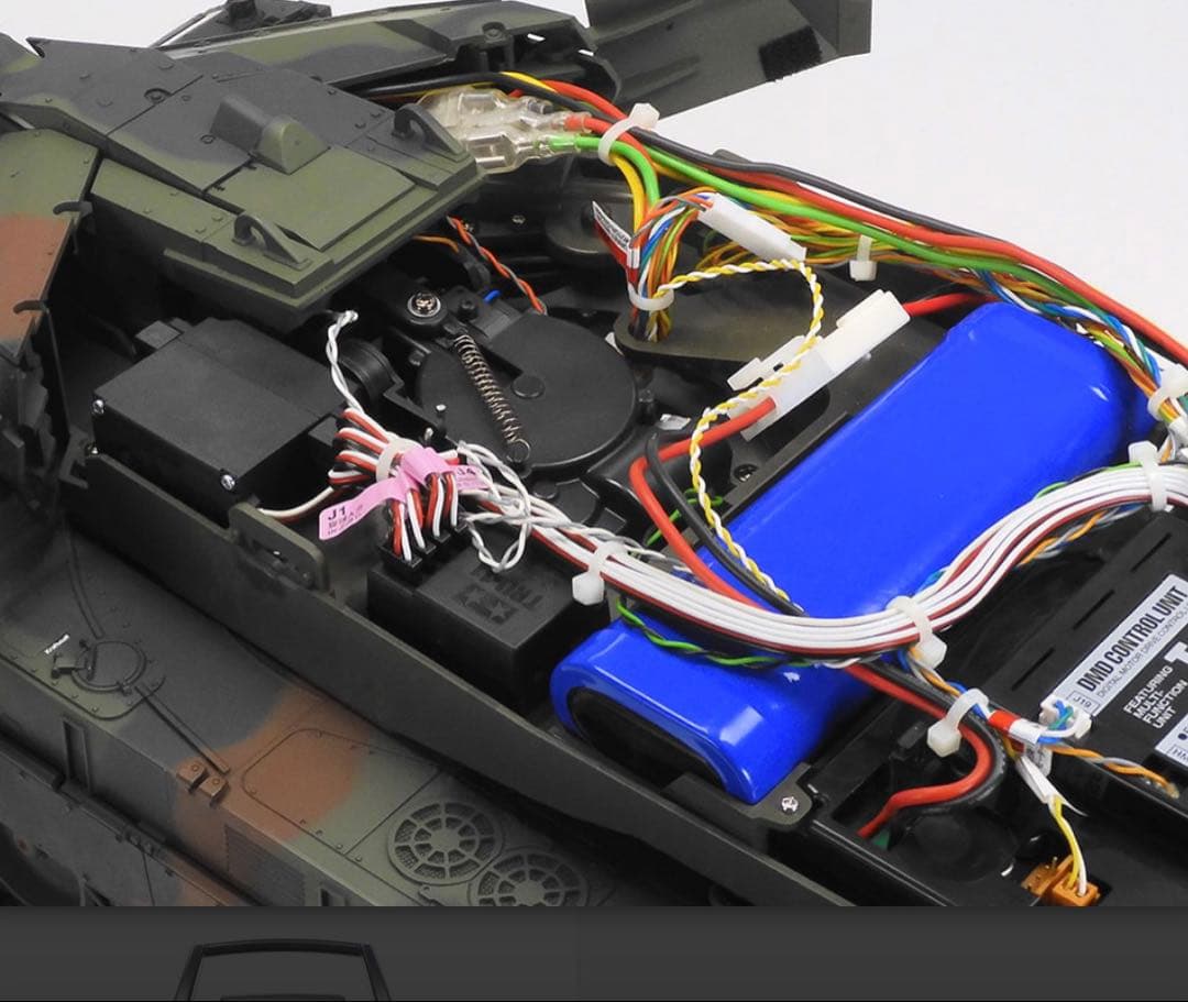 タミヤ 1/16RC ドイツ連邦軍主力戦車 レオパルト2 A7V フルオペセット