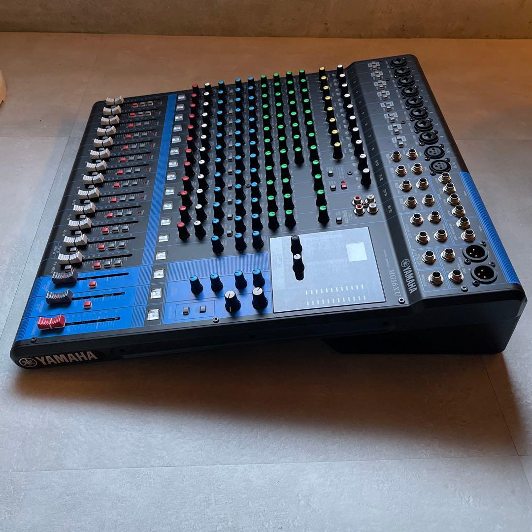 (月末特価)ラックマウント付き　YAMAHA MG16XU アナログミキサー