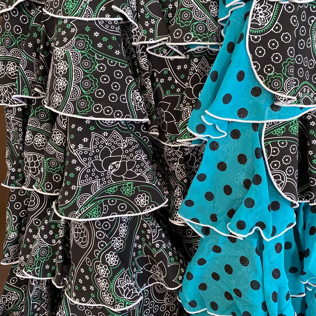 更に最終お値下げ‼️致しました。フラメンコスカート 黒と水色のドット柄