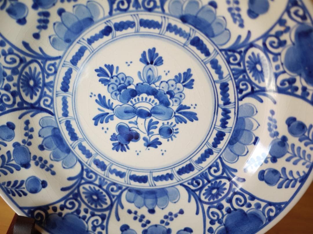 ロイヤルデルフト　花唐草絵飾皿　芙蓉手　青花染付　ファイアンス　伊万里焼