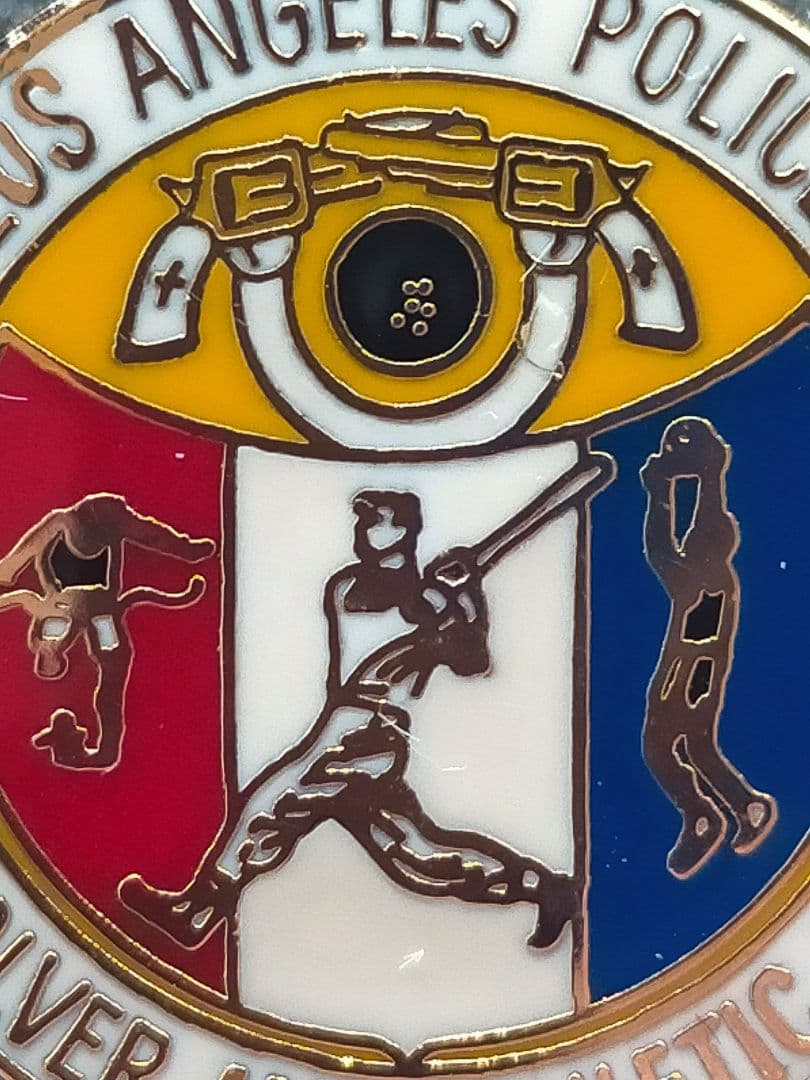 ☆B。「アメリカ ロサンゼルス市警察学校 ピンバッジ.学校生活」。