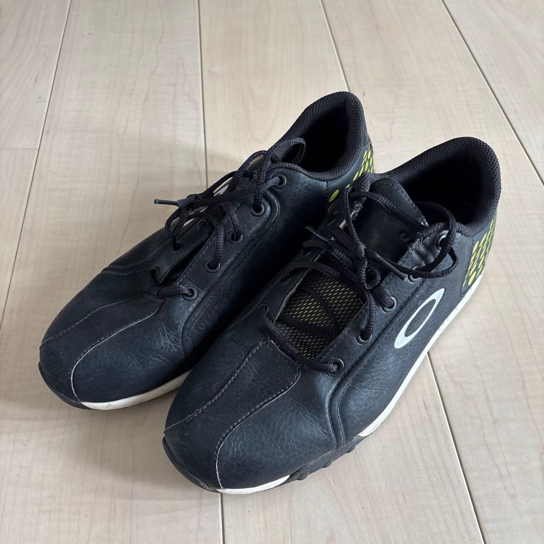 オークリーシューズ　ゴルフ　スパイクレス