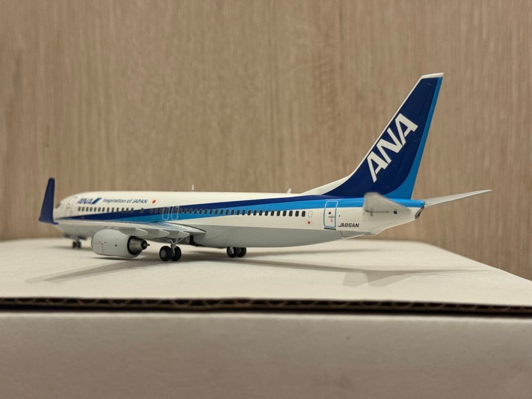 そ*う様 超レア！ANA B737-800 1/200 JA86AN IOJ 後