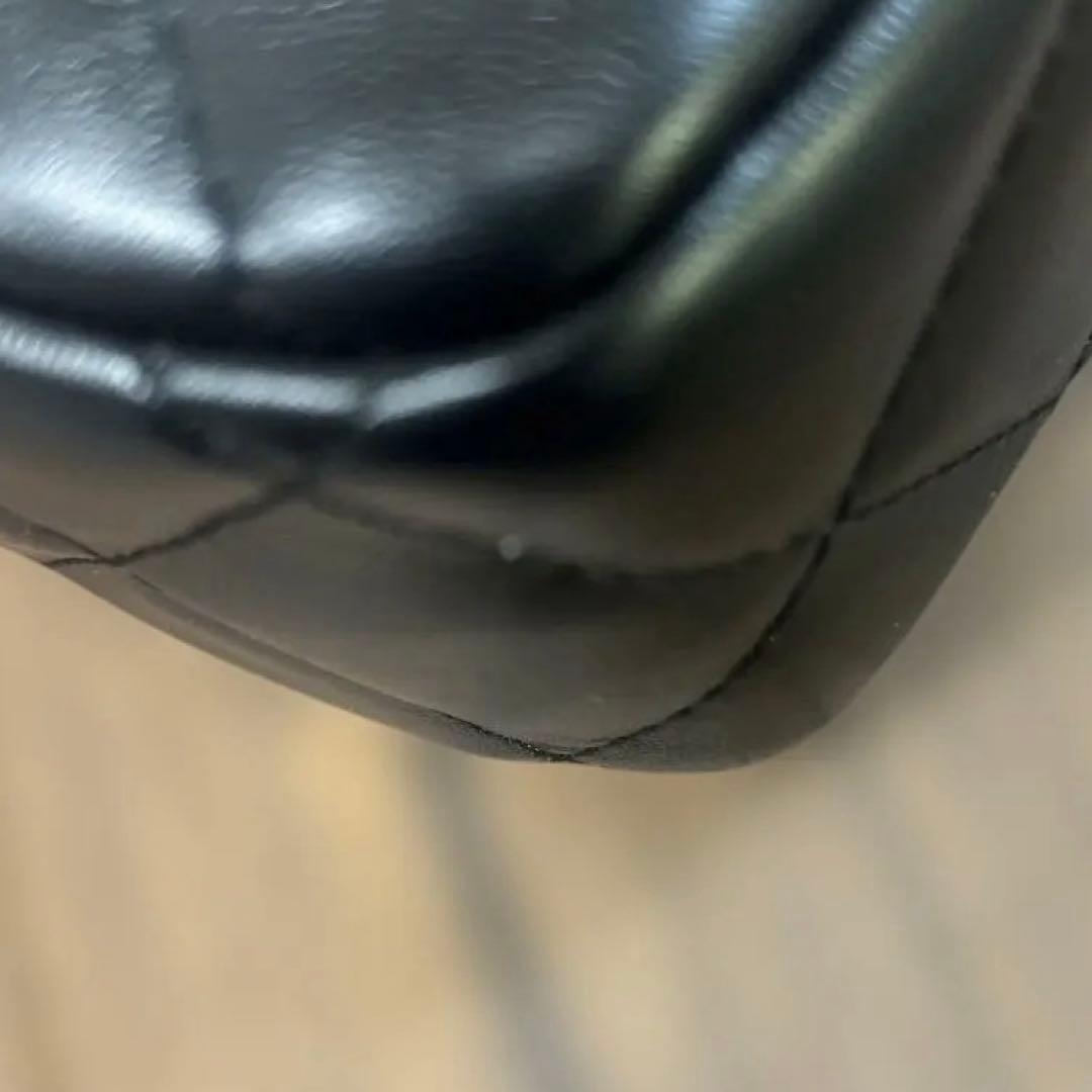 シャネルノベルティブラックレザーショルダーバッグ