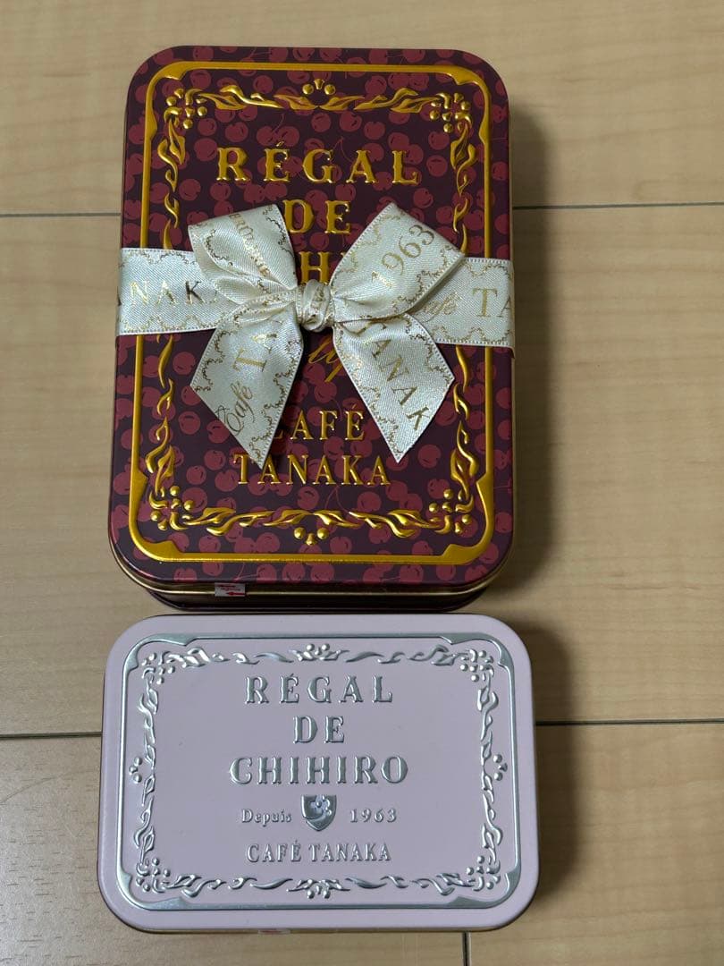 カフェタナカ　ハーリップトゥ　アルモニーフレーズ　チョコレート　クッキー缶