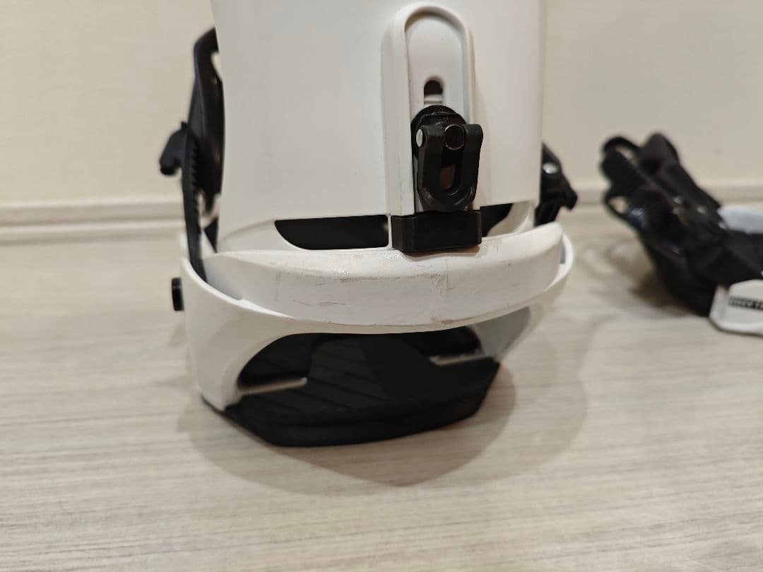 SALOMON RHYTHM Mスノーボードバインディング　ビンディング