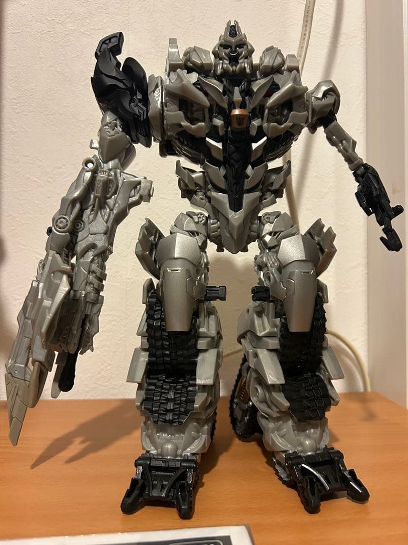 【早い者勝ち】メガトロン　トランスフォーマー　リベンジ　RD-01