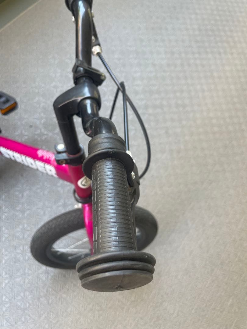 ストライダー14X 14フューシャピンク 付属品付き　川崎市手渡し