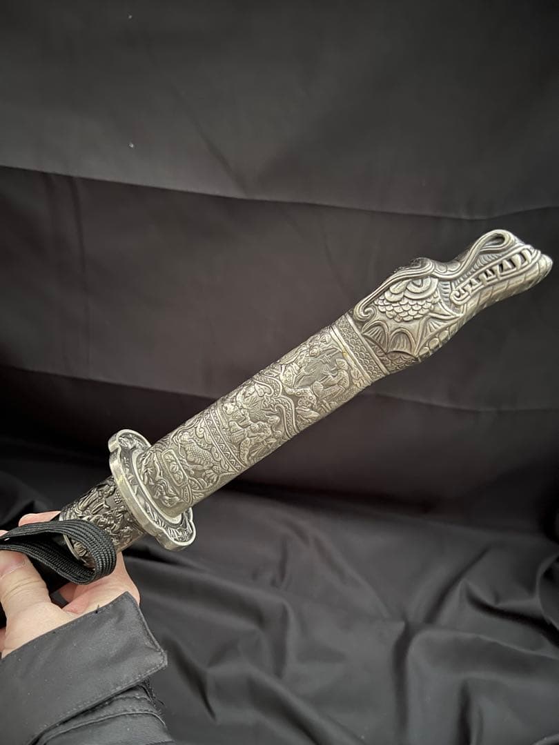 軍刀 龍頭模様銀柄　日本刀 模造刀 居合刀 武士道 鑑賞用 全長約82cm
