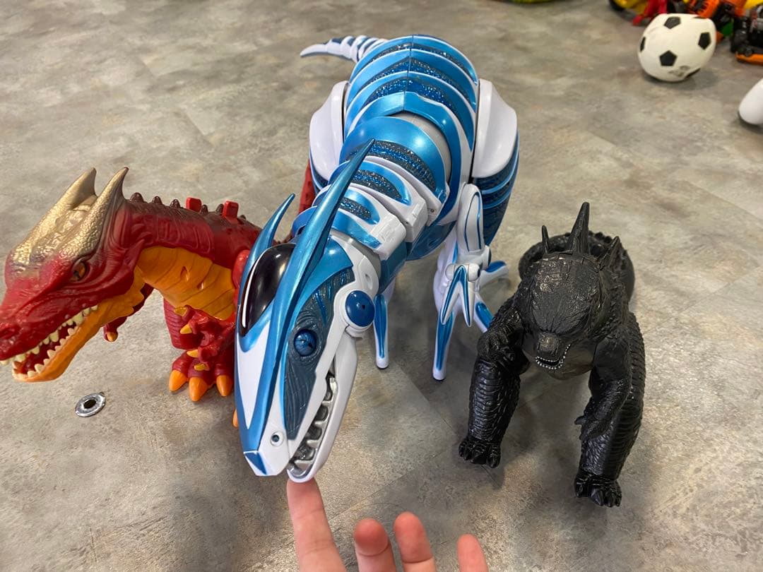 恐竜系　おもちゃ　3体　大きい