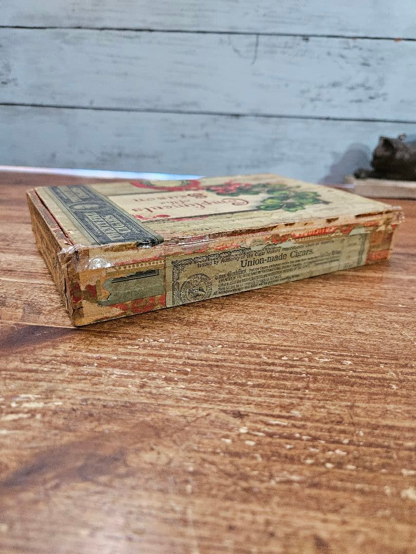 USヴィンテージ RABBIT FOOT シガーボックス 葉巻ケース 小物入れ