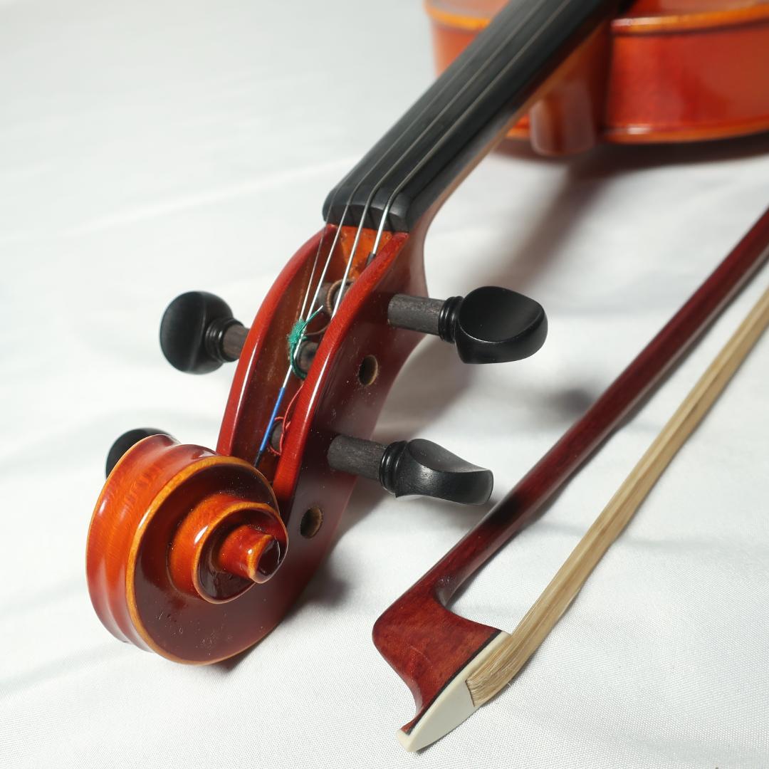 美品 SUZUKI No.230 1/8 2013 バイオリン 弓 KUN肩当