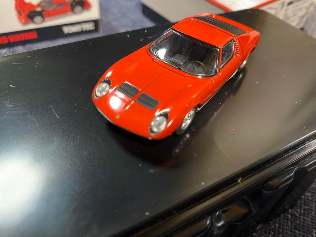 1/64 トミーテック ランボルギーニミウラ P400 レッド+フィギュア