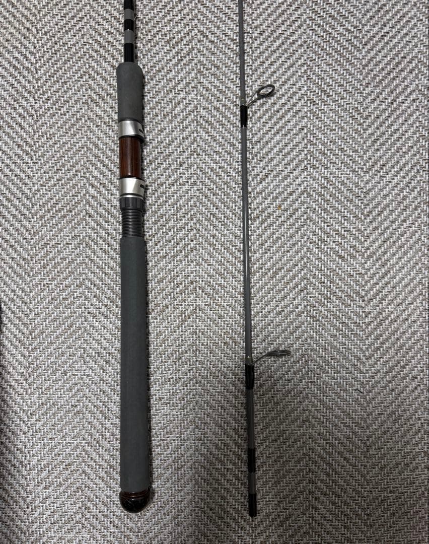 ザウルス　ボロンシャフト　BLACK FIN 86