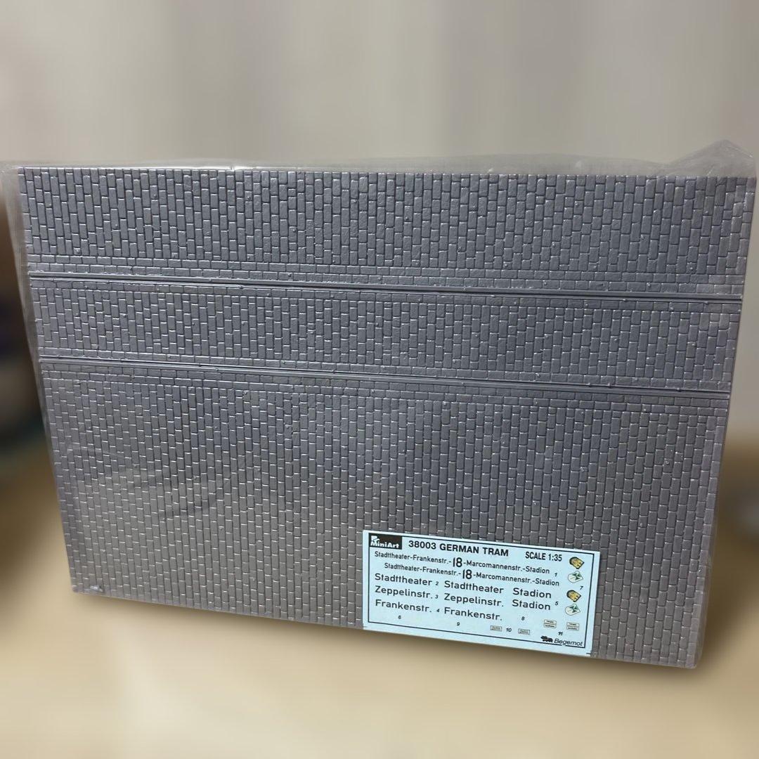 MiniArt 1/35 ドイツ路面電車641 未組立. Ln498