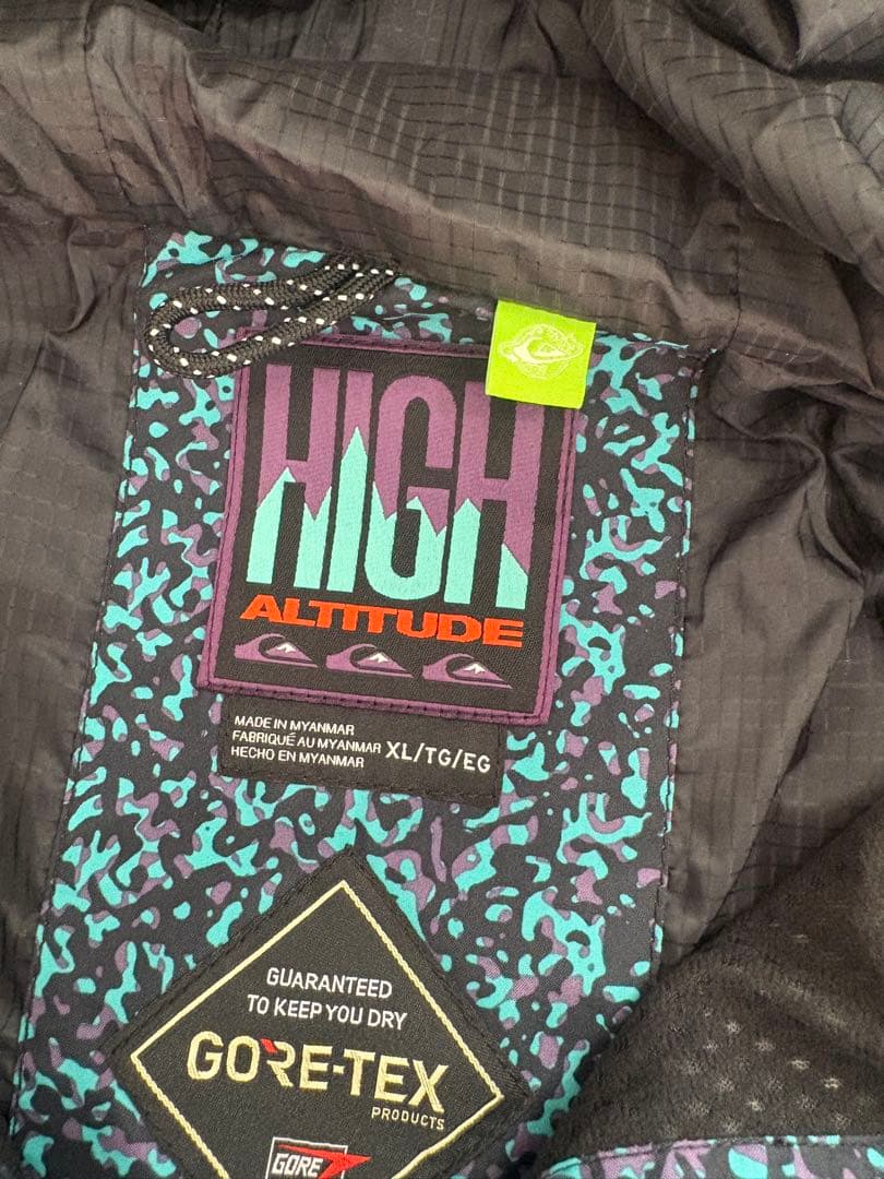 新品　QUIKSILVER GORE-TEX HIGH ALTITUDE ウェア
