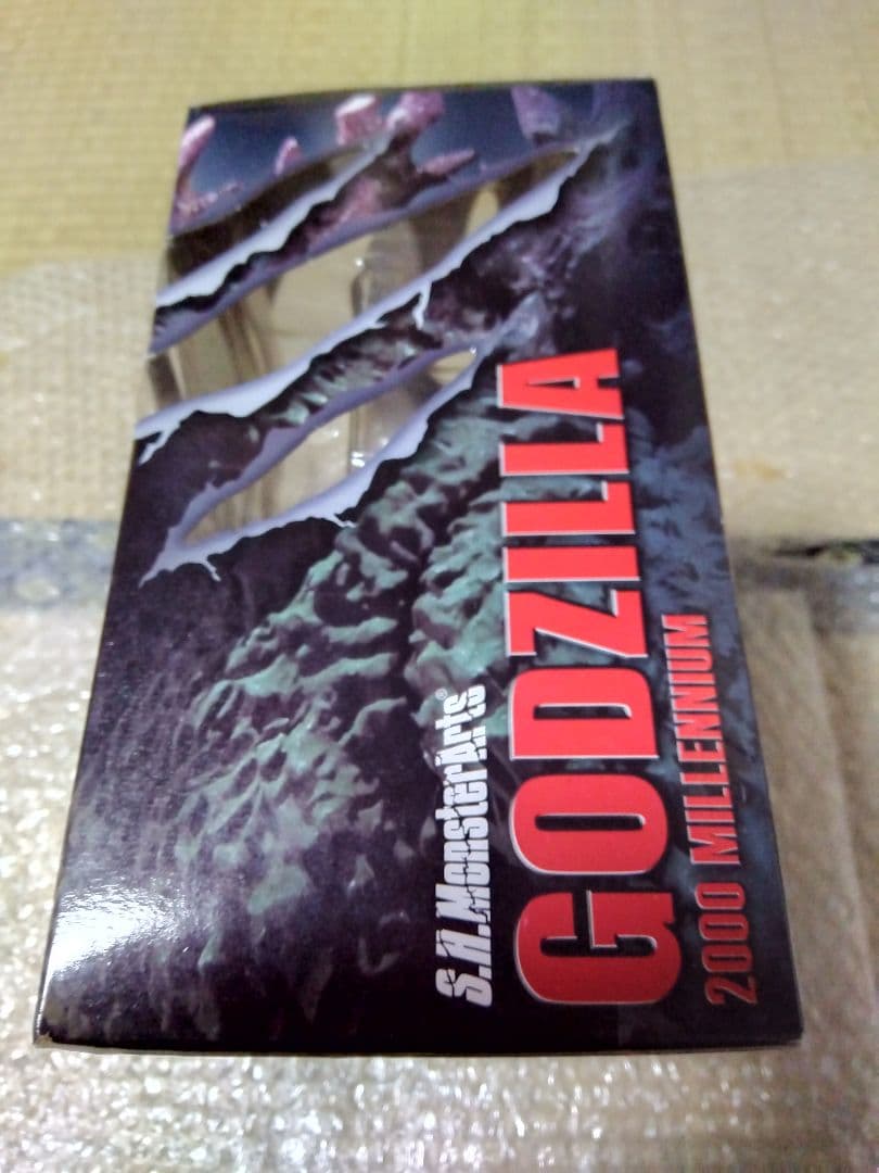 S.H.MonsterArts ゴジラ2000ミレニアム　開封品
