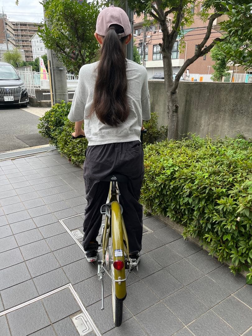 オリーブ　カーキ　シティサイクル 24インチ　ジュニア