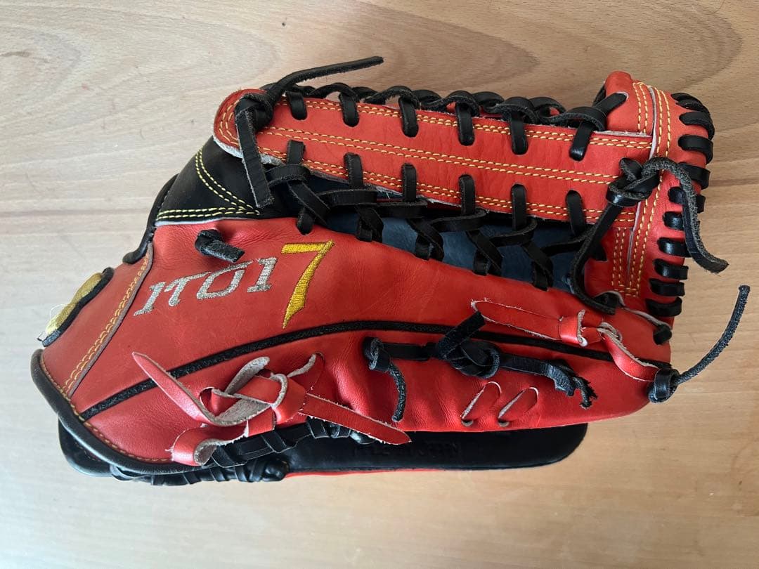 糸井嘉男　日ハム時代　バッティンググローブ