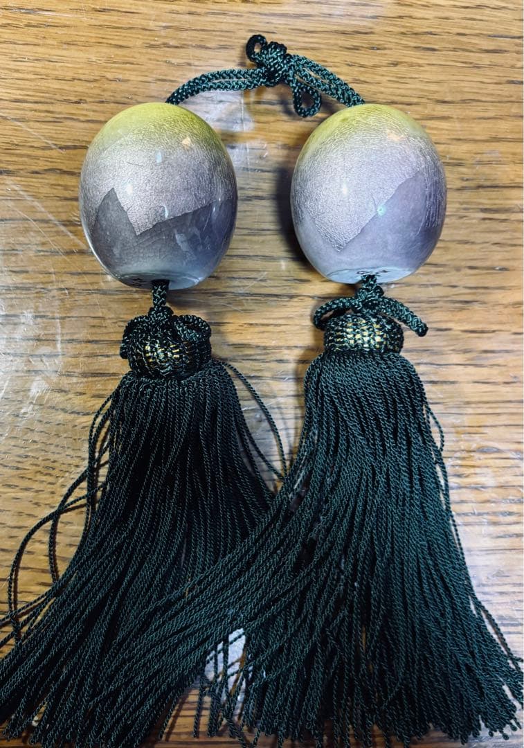 美しい金沢九谷焼き卵型装飾品 紫と緑のグラデーション