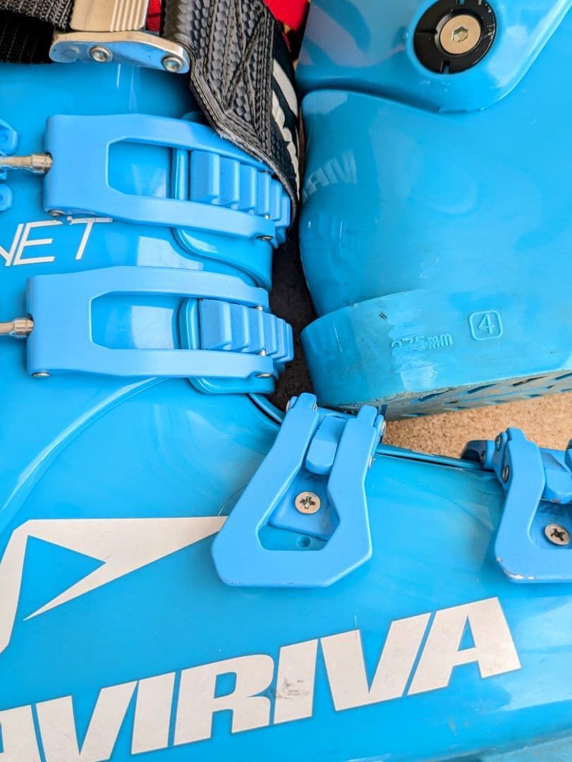 【低頻度使用】AVIRIVA HORNET110 スキーブーツ