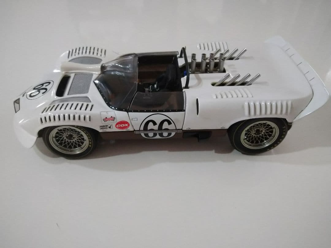 車　ＡＵＴＯ・Ａｒｔ　1/18　Ｃｈａｐａｒｒａｌ　ダイキャストミニカー
