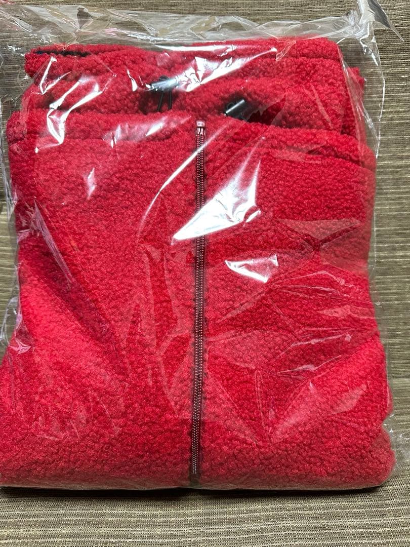 カープ　リバーシブルパーカー