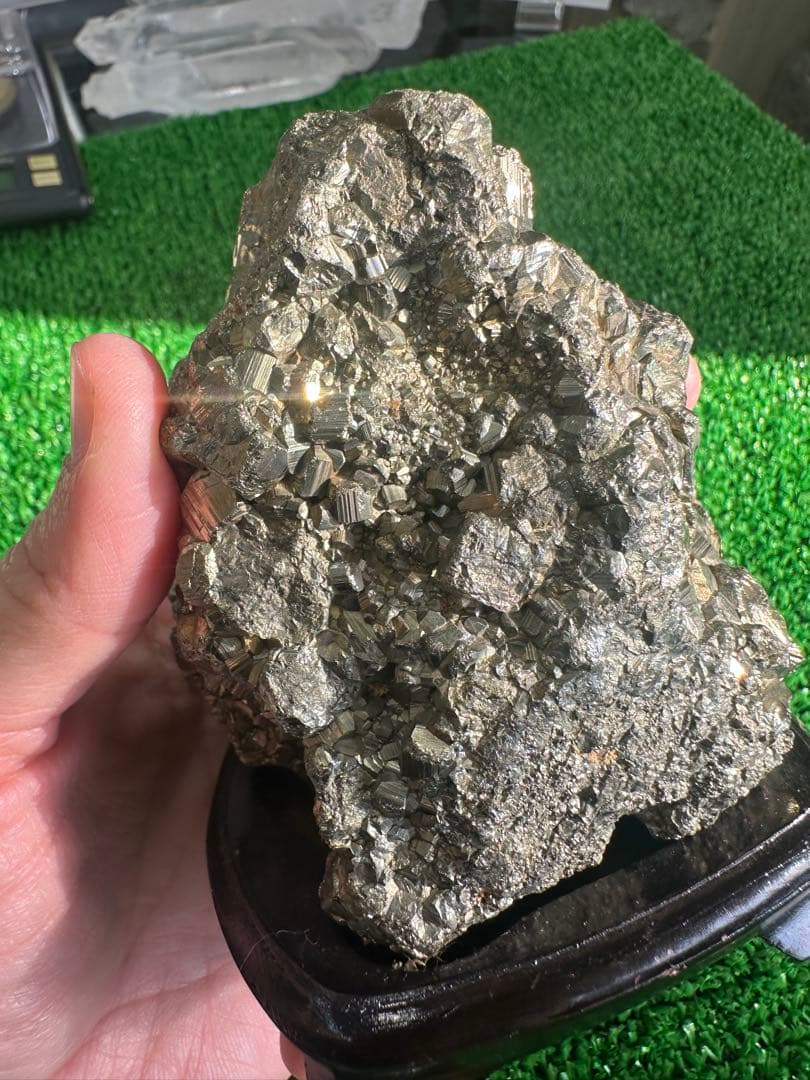 パイライト 原石 台座付き（約876g）