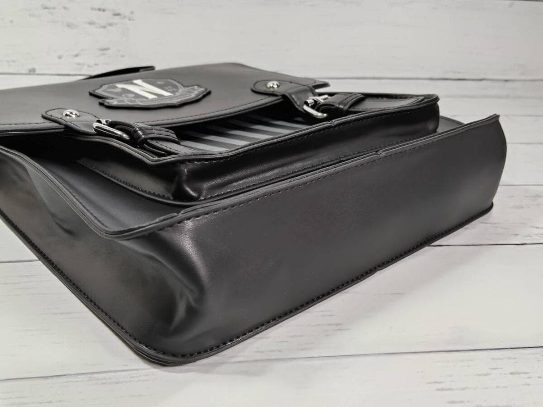 「ネヴァーモア学園　ウェンズデー/アダムス・ファミリー　鞄」jo-db