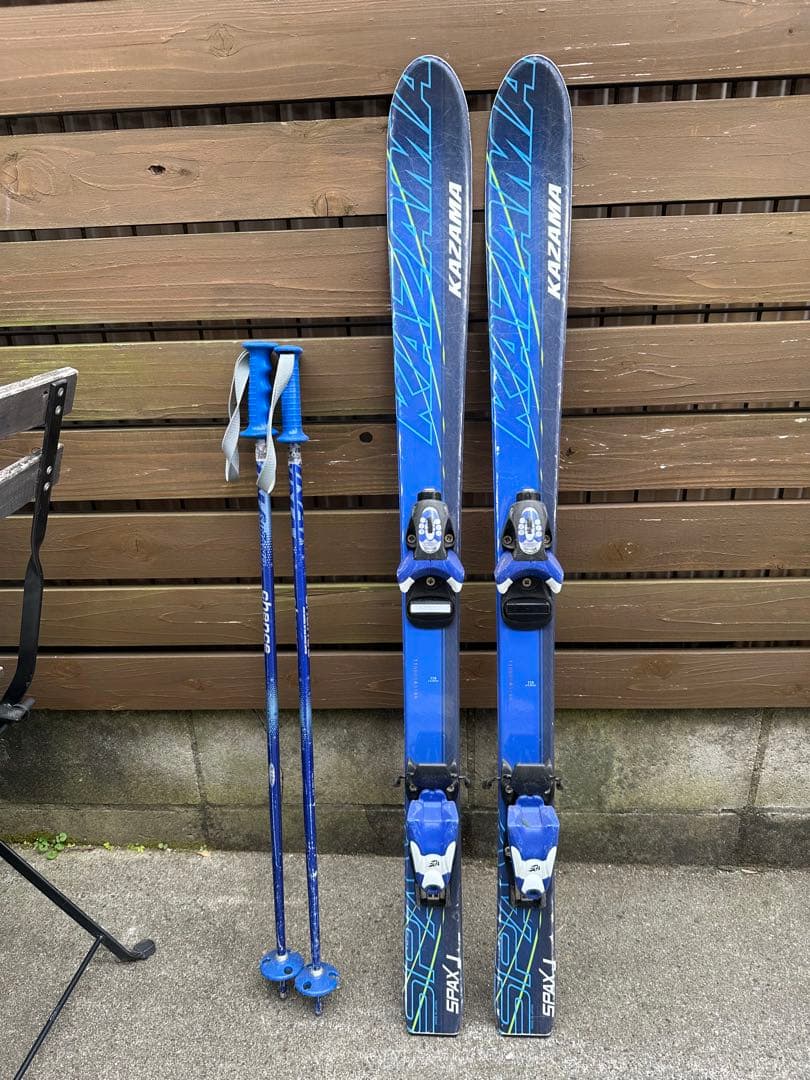 KAZAMA スキー板 青 ストック付き