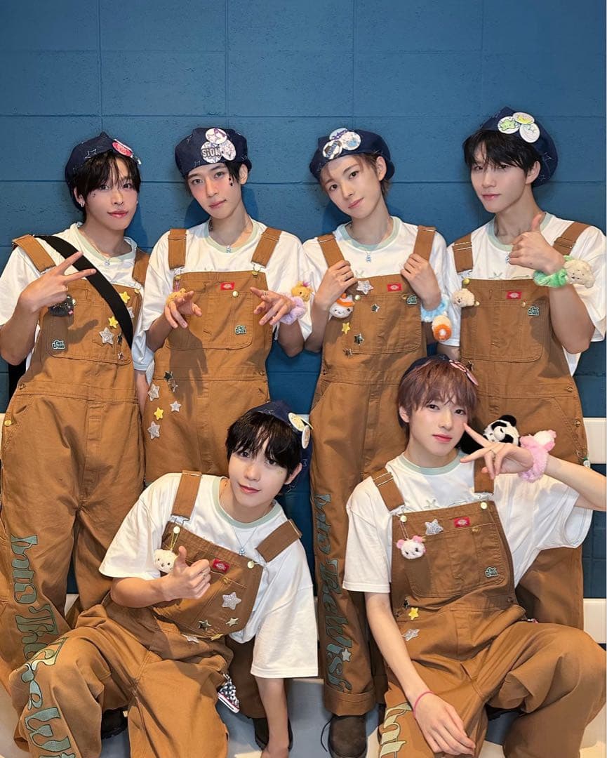 ツアーロンT トレカ付 nct wish サクヤ layered t-shirt