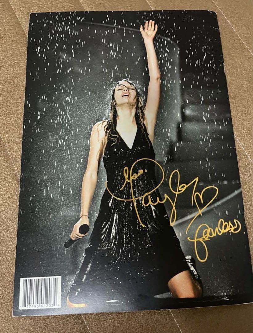 Taylor Swift fearlessツアーブック