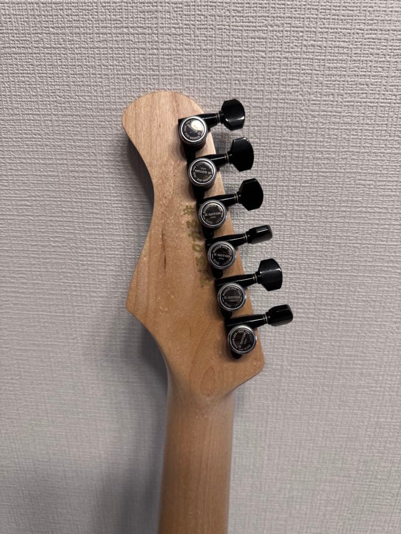 Crews Maniac Sound /Aristoteles V2エレキギター