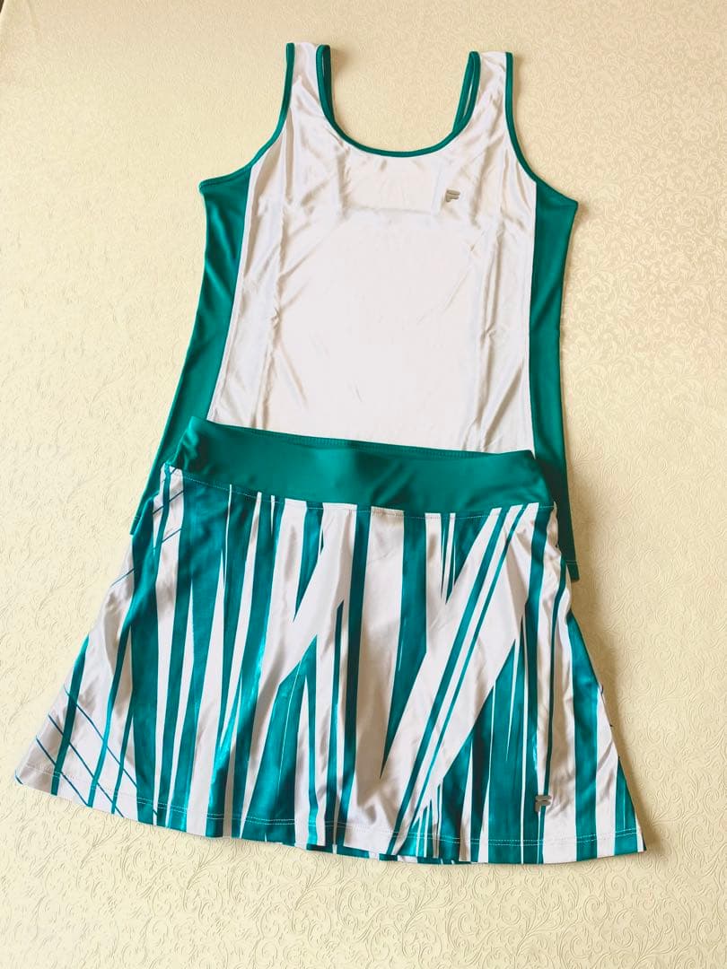 フィラテニスウェア　スコート　セット