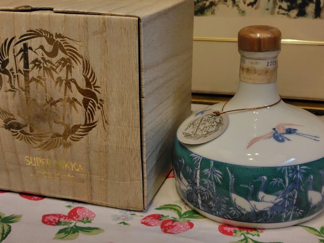 ニッカ　陶器　有田焼　色絵ボトル　ウイスキー　特級　ニッカウヰスキー