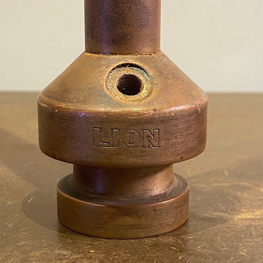 古い銅製の避雷針 オブジェ ディスプレイ