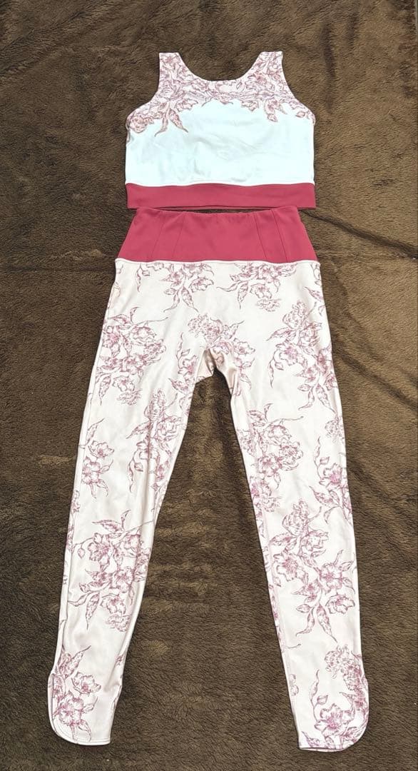 SUKALA スカーラ　花柄 ヨガウェアセット Мサイズ　アンティークプリント