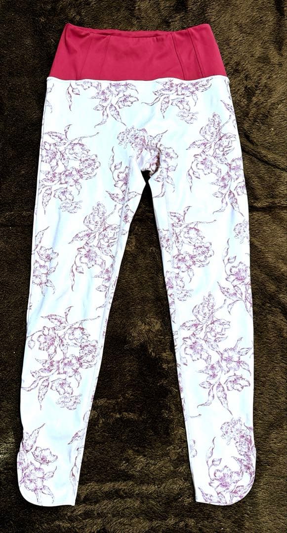 SUKALA スカーラ　花柄 ヨガウェアセット Мサイズ　アンティークプリント