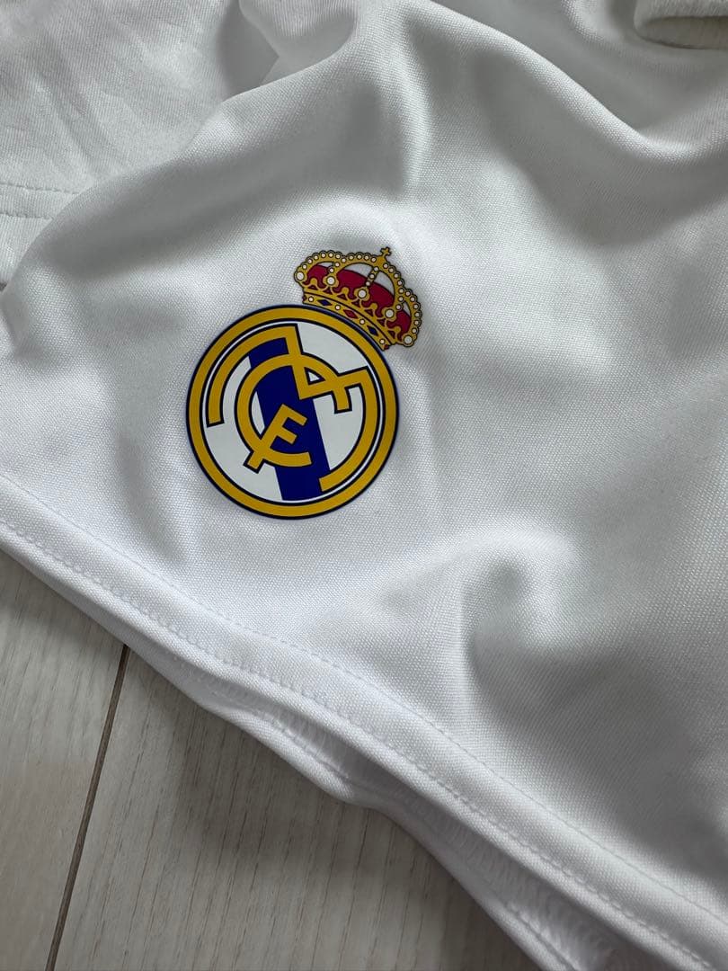 【現地スペインにて購入】キッズレアル・マドリード ユニフォームセット　90cm