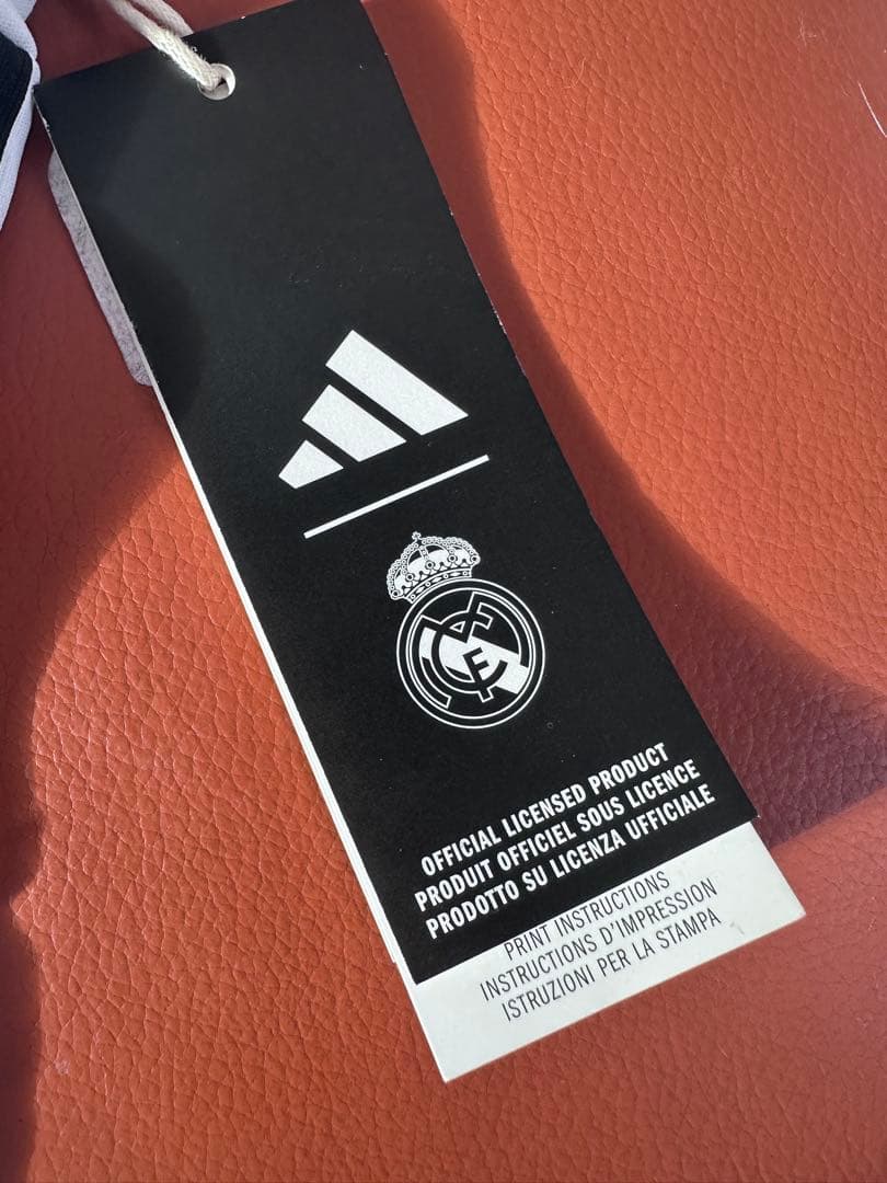 【現地スペインにて購入】キッズレアル・マドリード ユニフォームセット　90cm