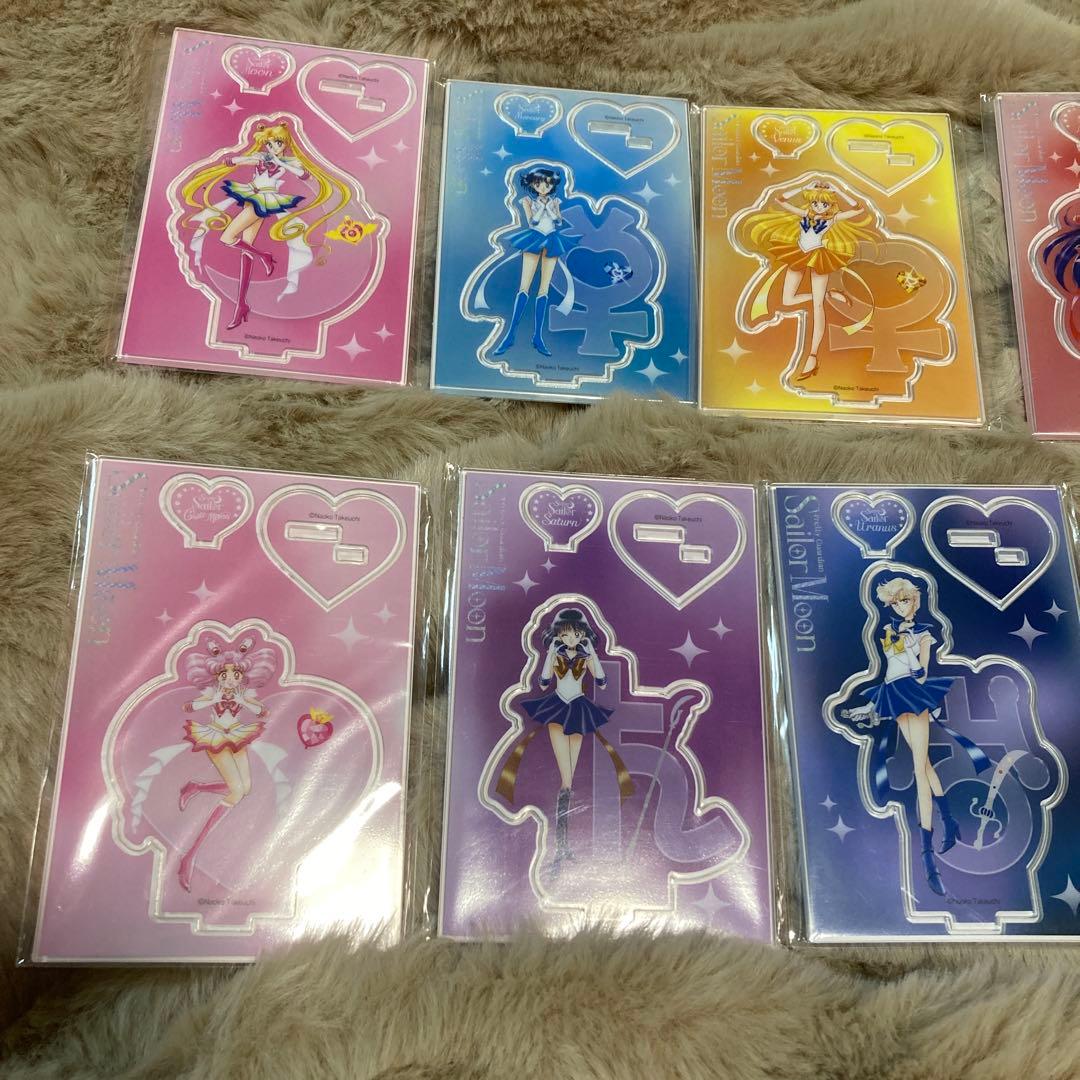 ローソン 美少女戦士セーラームーン アクリルスタンド ミュージアム 缶バッジ