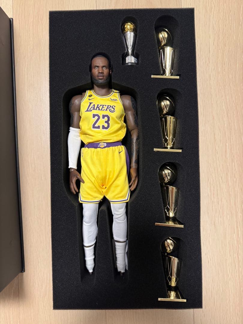 エンターベイ レブロン・ジェームズ　 フィギュア