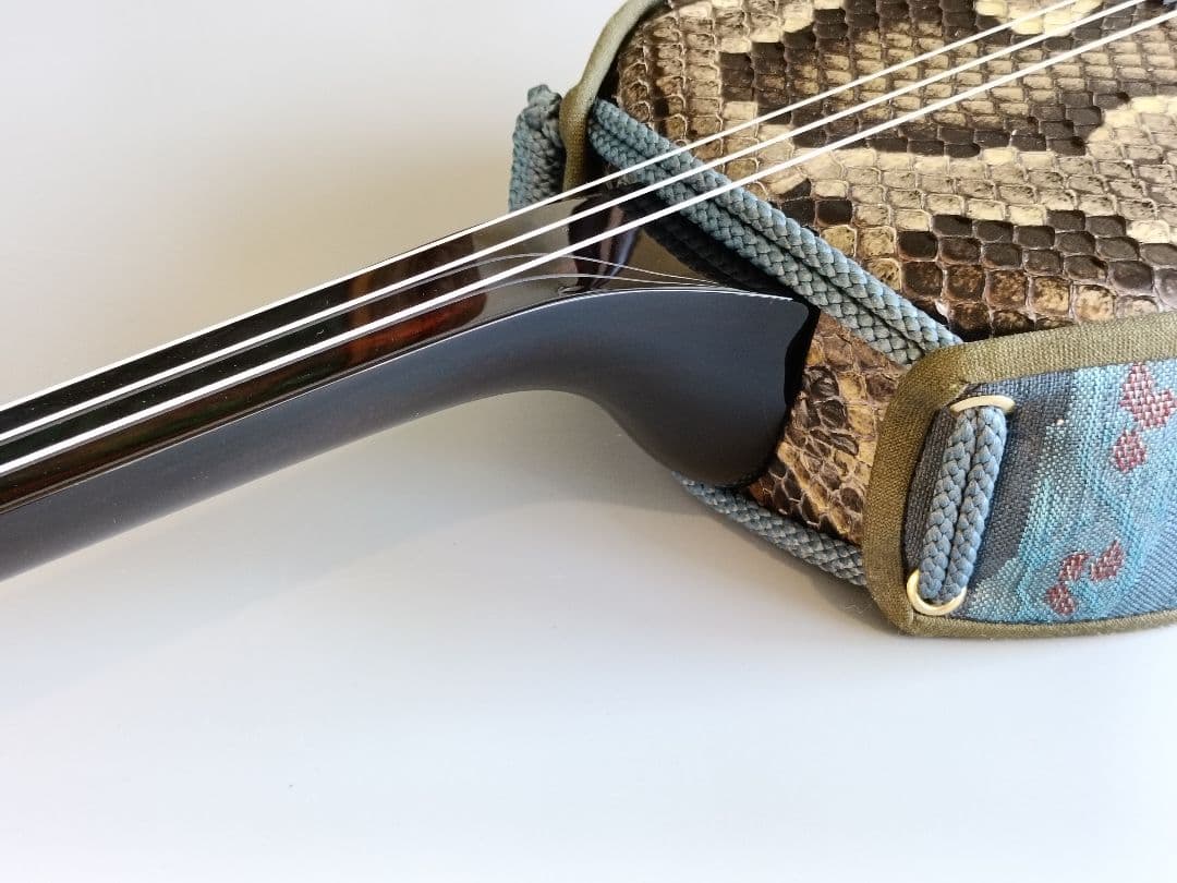 昭和の名工 佐久本盛信作 西平開鐘写し 八重山黒木ウジラミ材 本革一枚張り胴