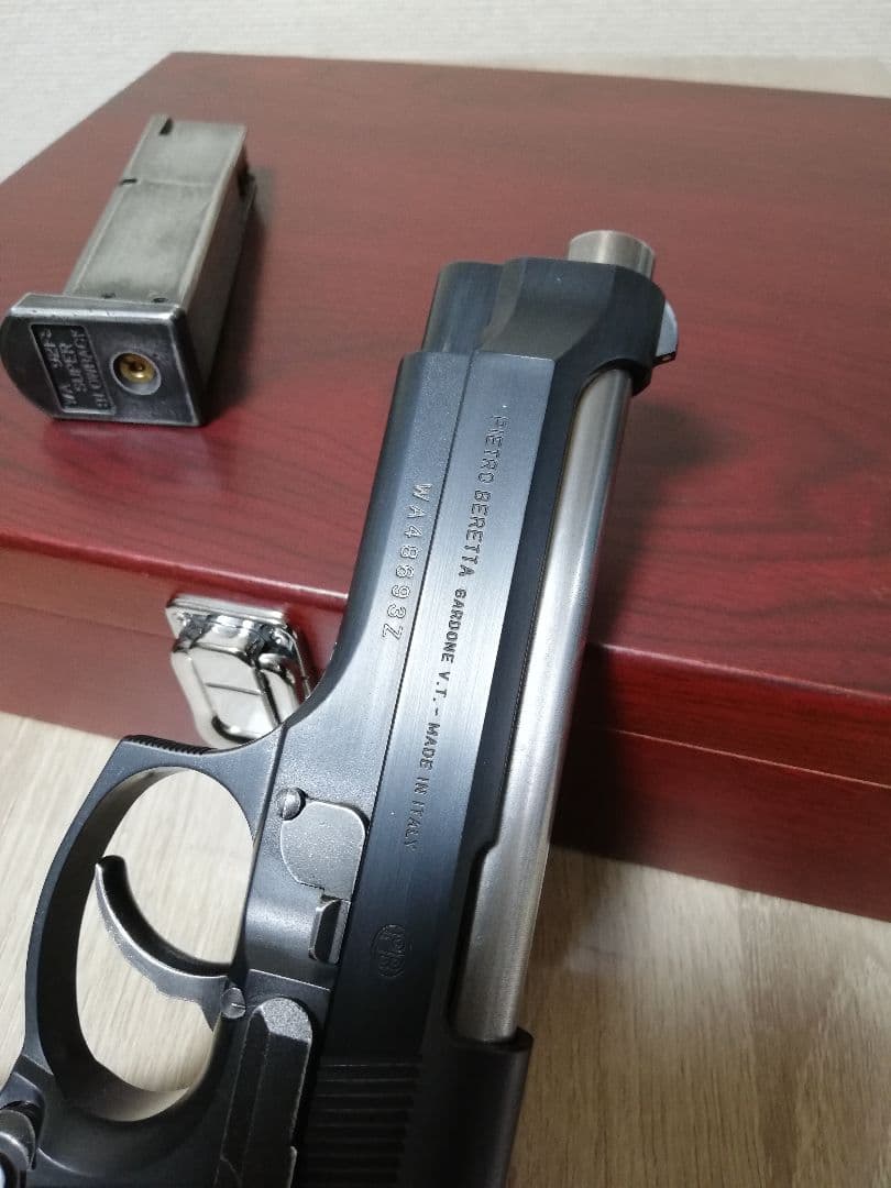 ⭐WAウエスタンアームズ ベレッタ92FS ガスブロ⭐木製グリップ&ケース付