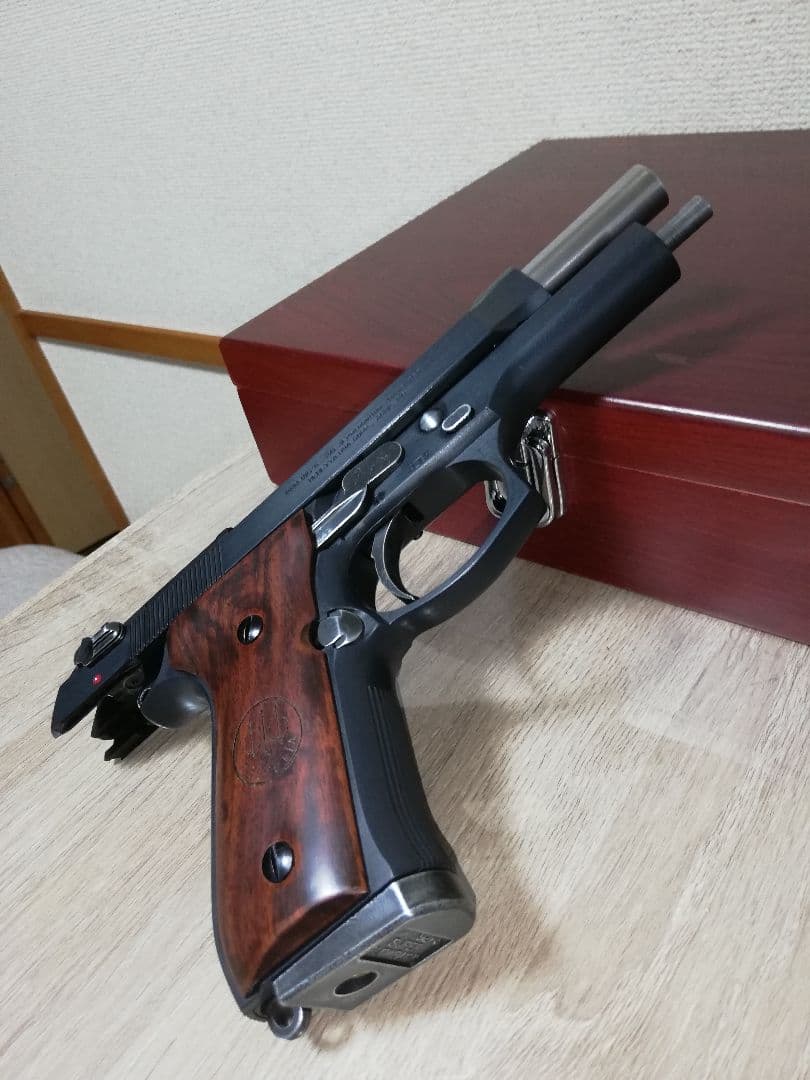 ⭐WAウエスタンアームズ ベレッタ92FS ガスブロ⭐木製グリップ&ケース付