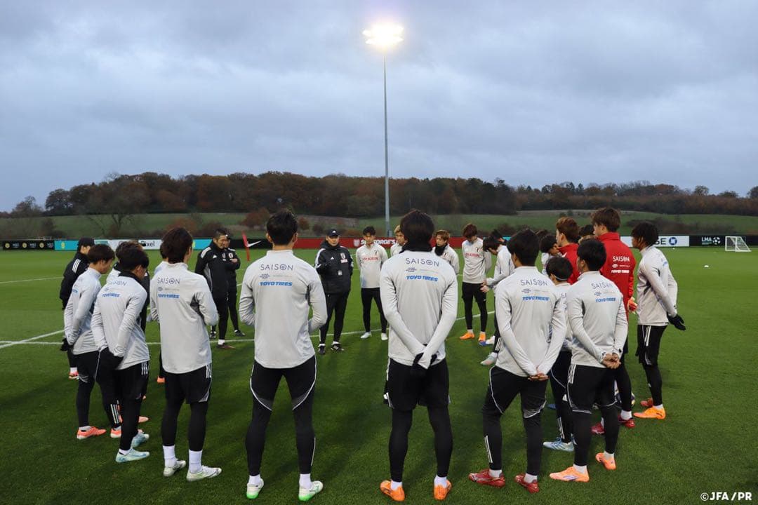 サッカー日本代表 トレーニングウェア 上下セット Lサイズ